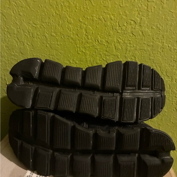 On Cloud Women’s Running Charcoal Athletic Shoes size 8 - Picture 14 of 14